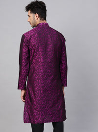 SOJANYA Men Burgundy Woven Design Straight Kurta  Burgundy Woven Design Straight Kurta, mempunyai kolar mandarin, lengan panjang, straight labuh, dan belahan sisi Kurtas