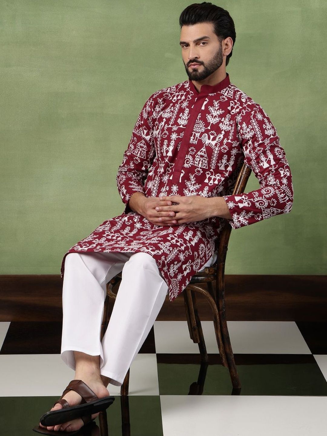 SOJANYA Men Embroidered Thread Work Kurta