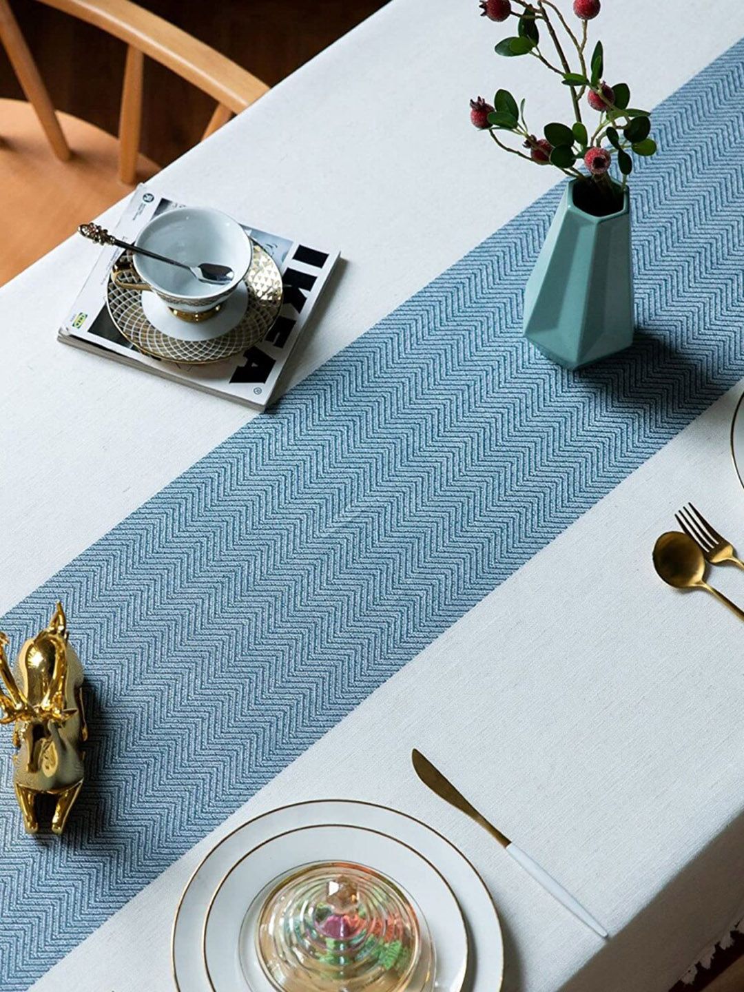 URBAN SPACE Off White & Blue 4-Seater Table Cloth
