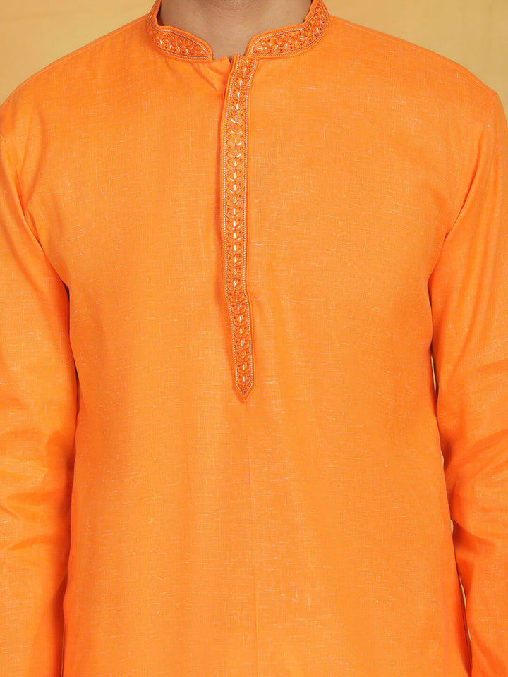 VASTRAMAY Floral Yoke Design Thread Work Straight Kurta with Pyjama