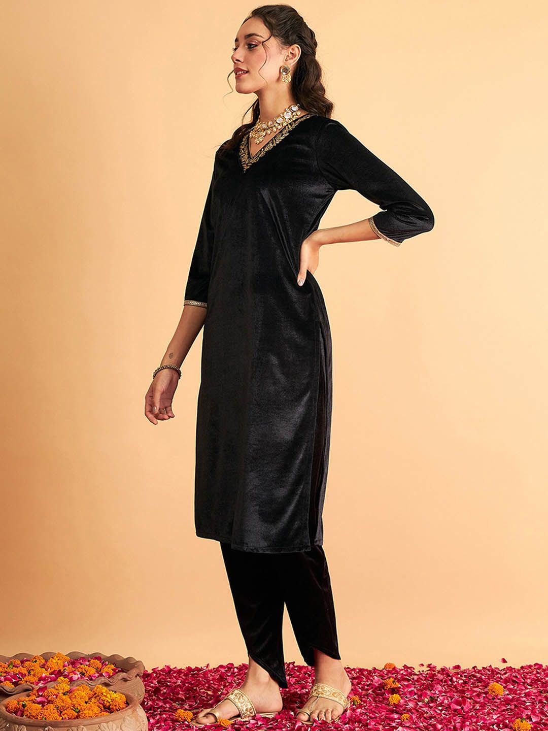 Shae by SASSAFRAS Embroidered V-Neck Zari Velvet Kurta