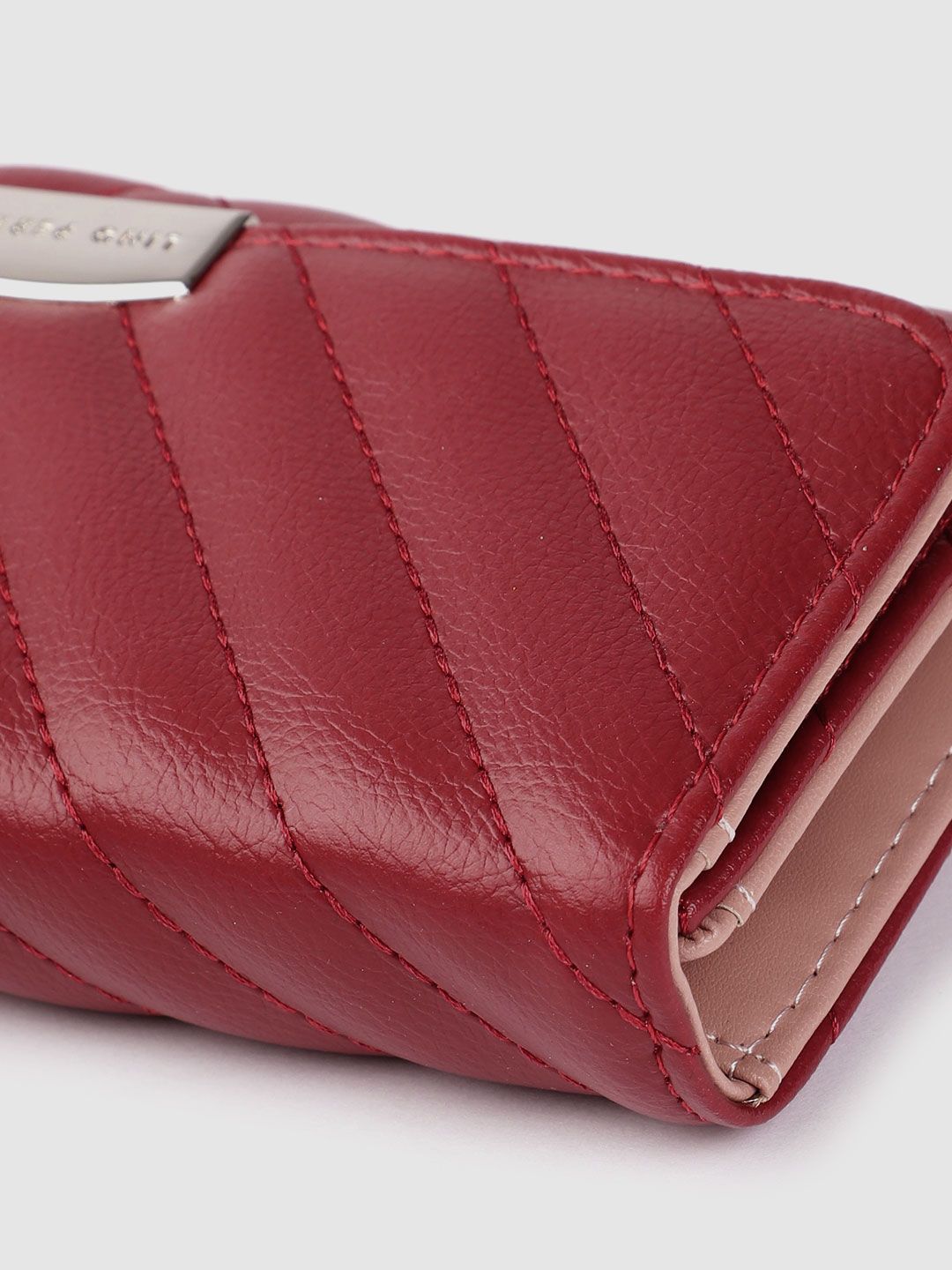 Lino Perros Women Geometric Textured Envelope Wallet with Quilted Detail