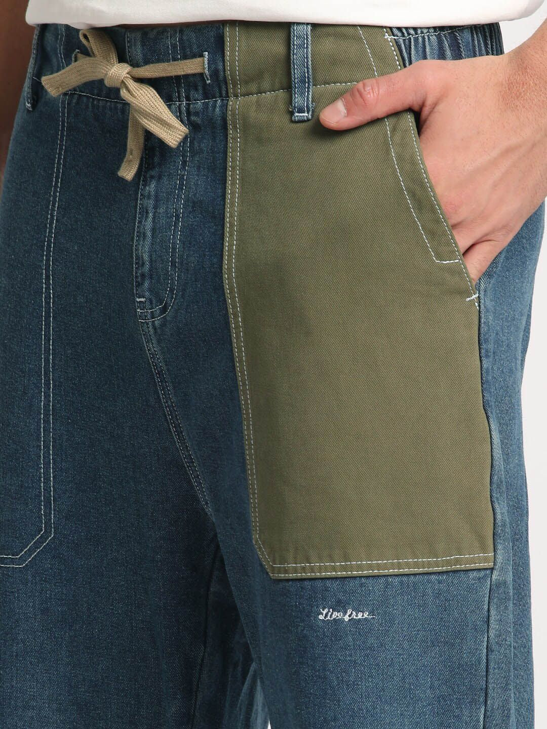 THE BEAR HOUSE Men Straight Fit Clean Look Light Fade Jeans