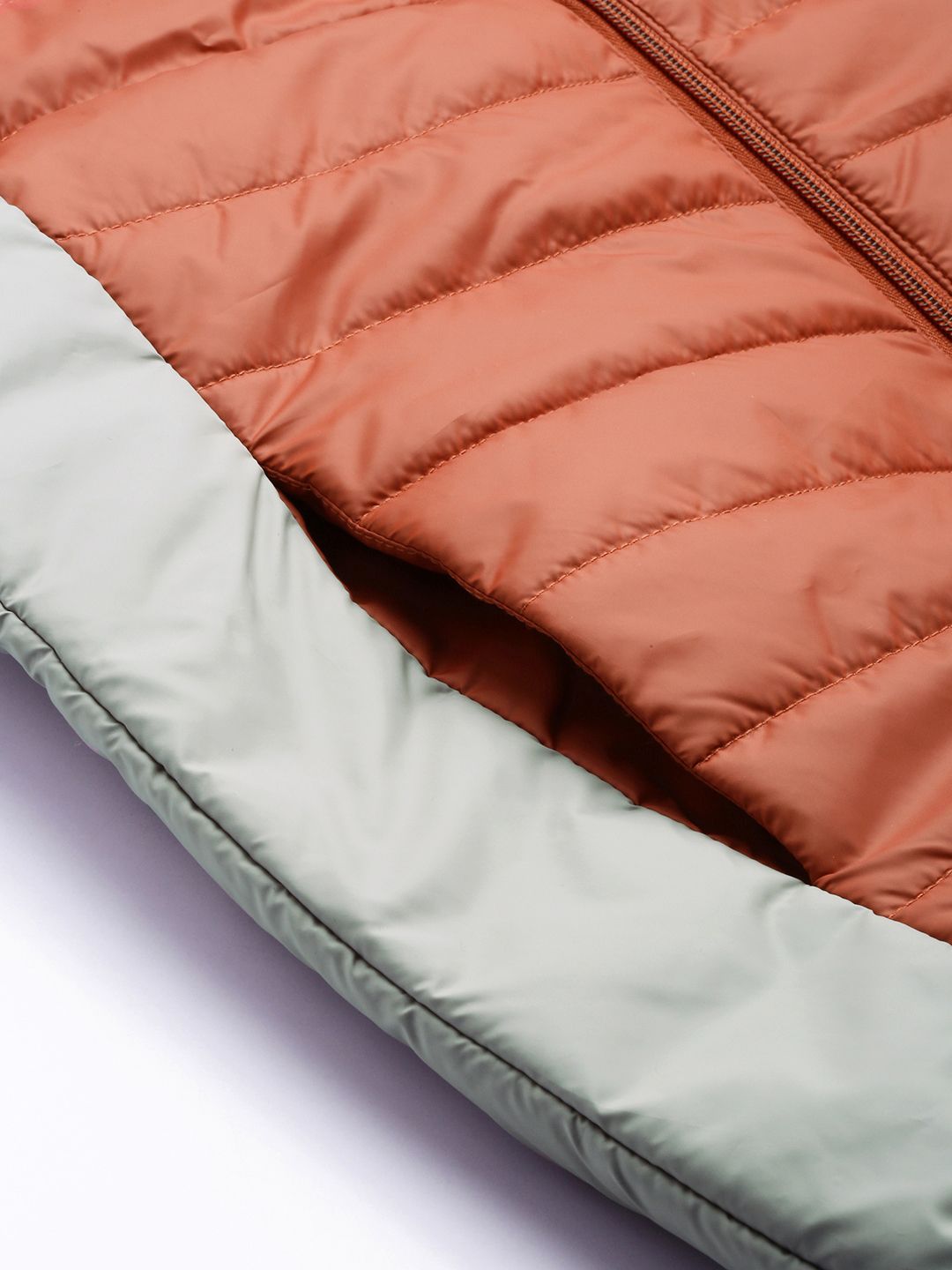 The Indian Garage Co Men Colourblock Hooded Slim Fit Puffer Jacket