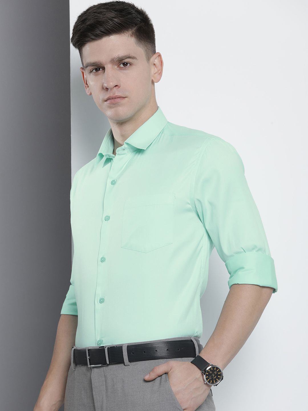 The Indian Garage Co. X Luxe Men Solid Slim Fit Opaque Formal Shirt