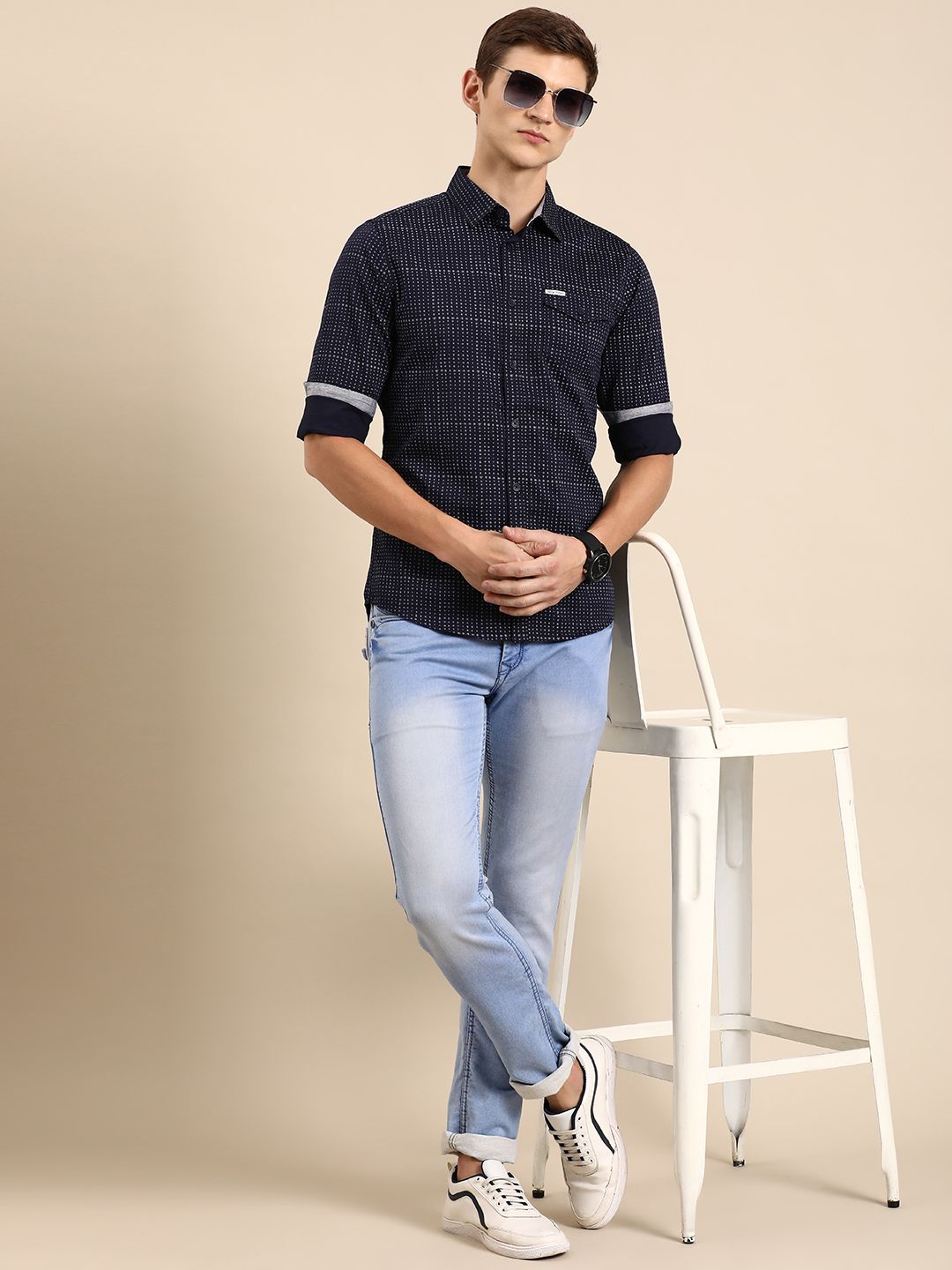 Menjadi Lelaki Manusia Slim Sesuai Kaos Cuti Bercetak