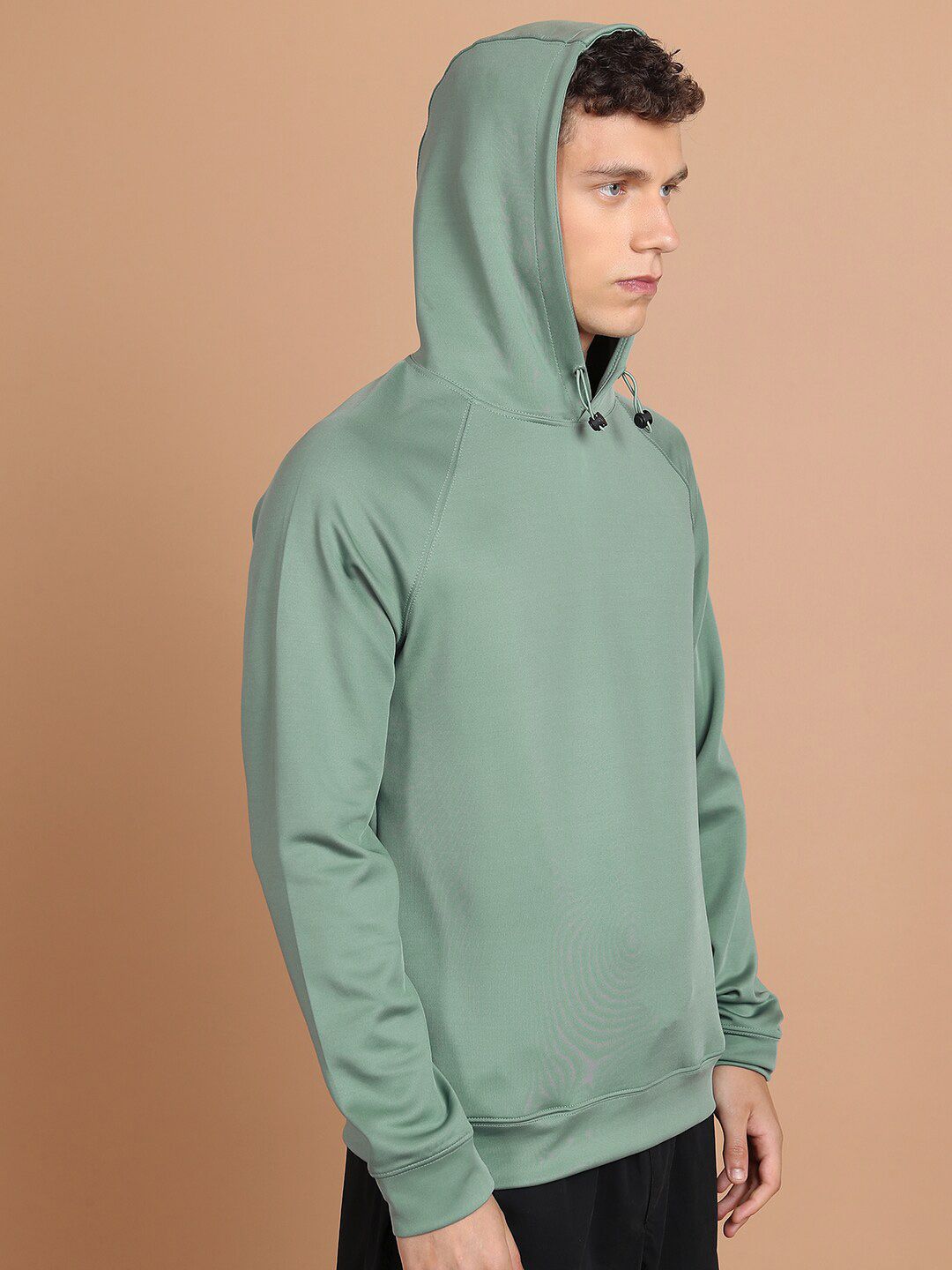 HIGHLANDER Hooded Pullover Sweatshirt