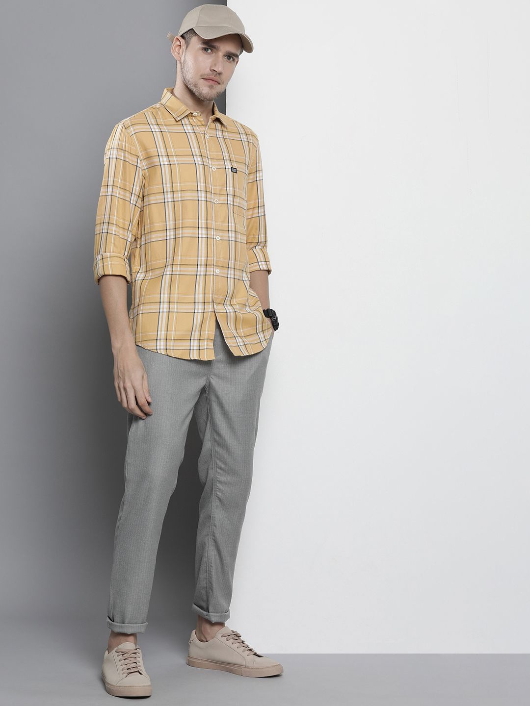 The Indian Garage Co Men Slim Fit Opaque Checked Casual Shirt