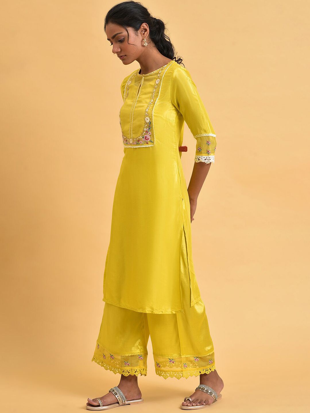 W Women Floral Embroidered Kurta