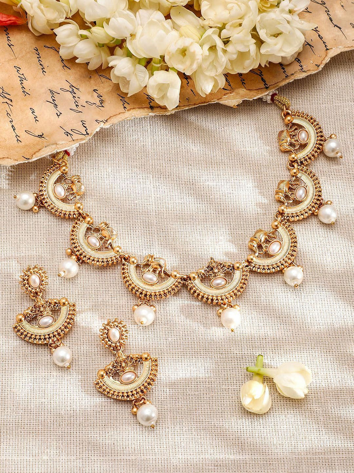 Rubans 18K Titisan Mutiara Putih Berlarutan Emas Dan Set Kalung Kundan Kundan