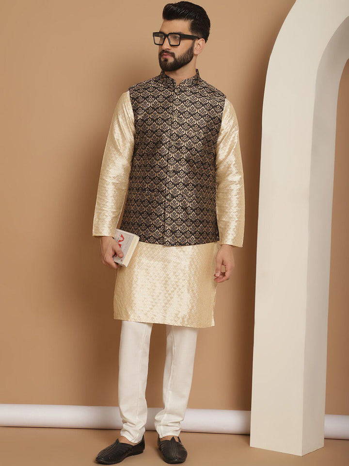 Motif Etnik Anouk Cetak Kurta Lurus Kolar Mandarin & Churidar Dengan Jaket Nehru