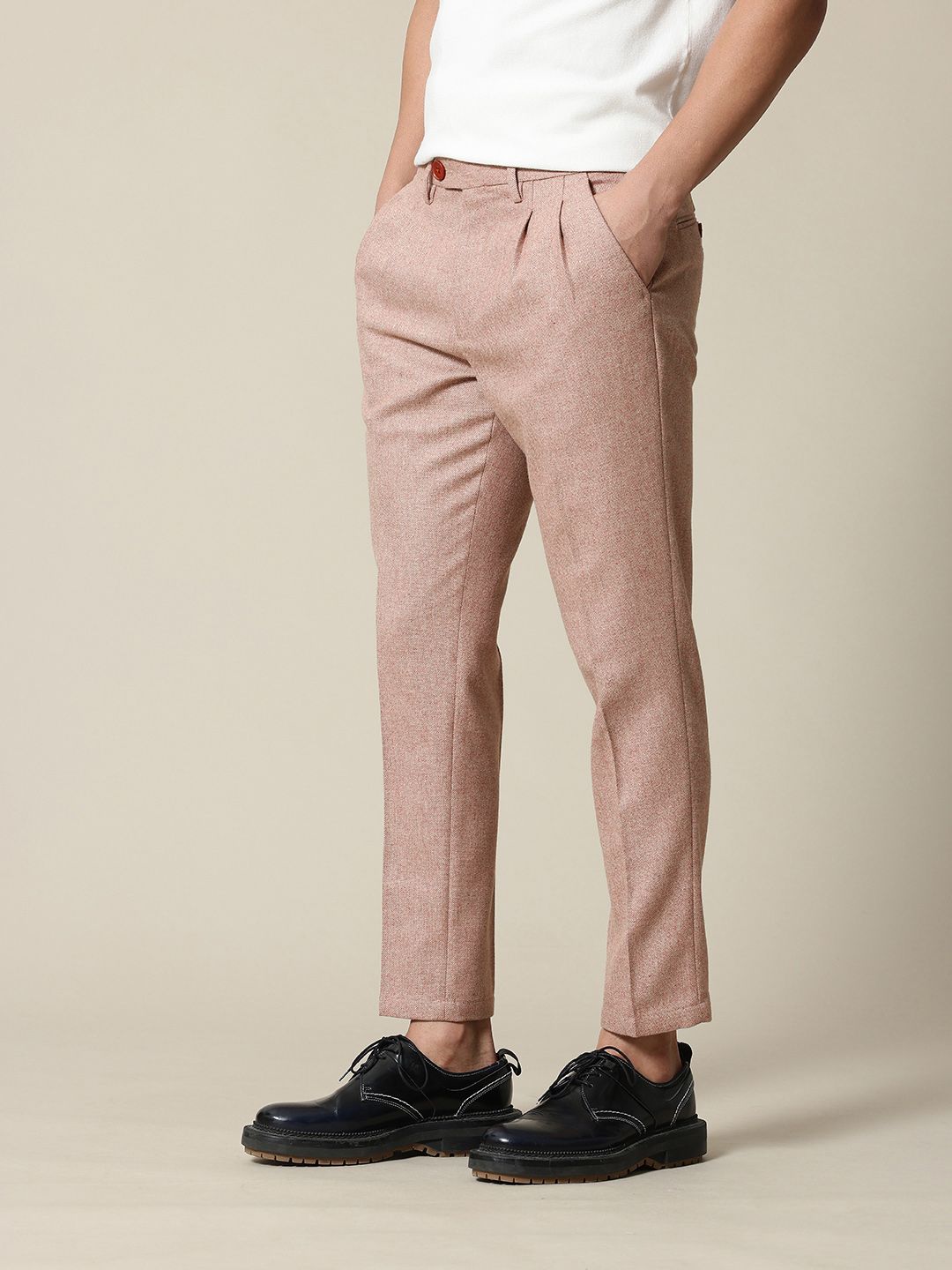 Mr Bowerbird Men Tailored Fit Textured Pleated Trousers