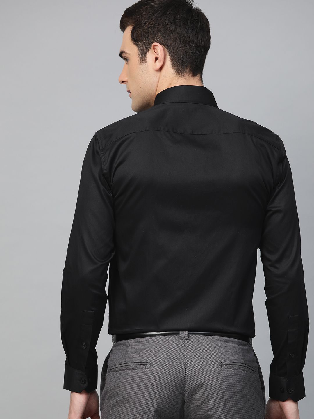DENNISON Men Black Comfort Regular Fit Solid Formal Shirt
