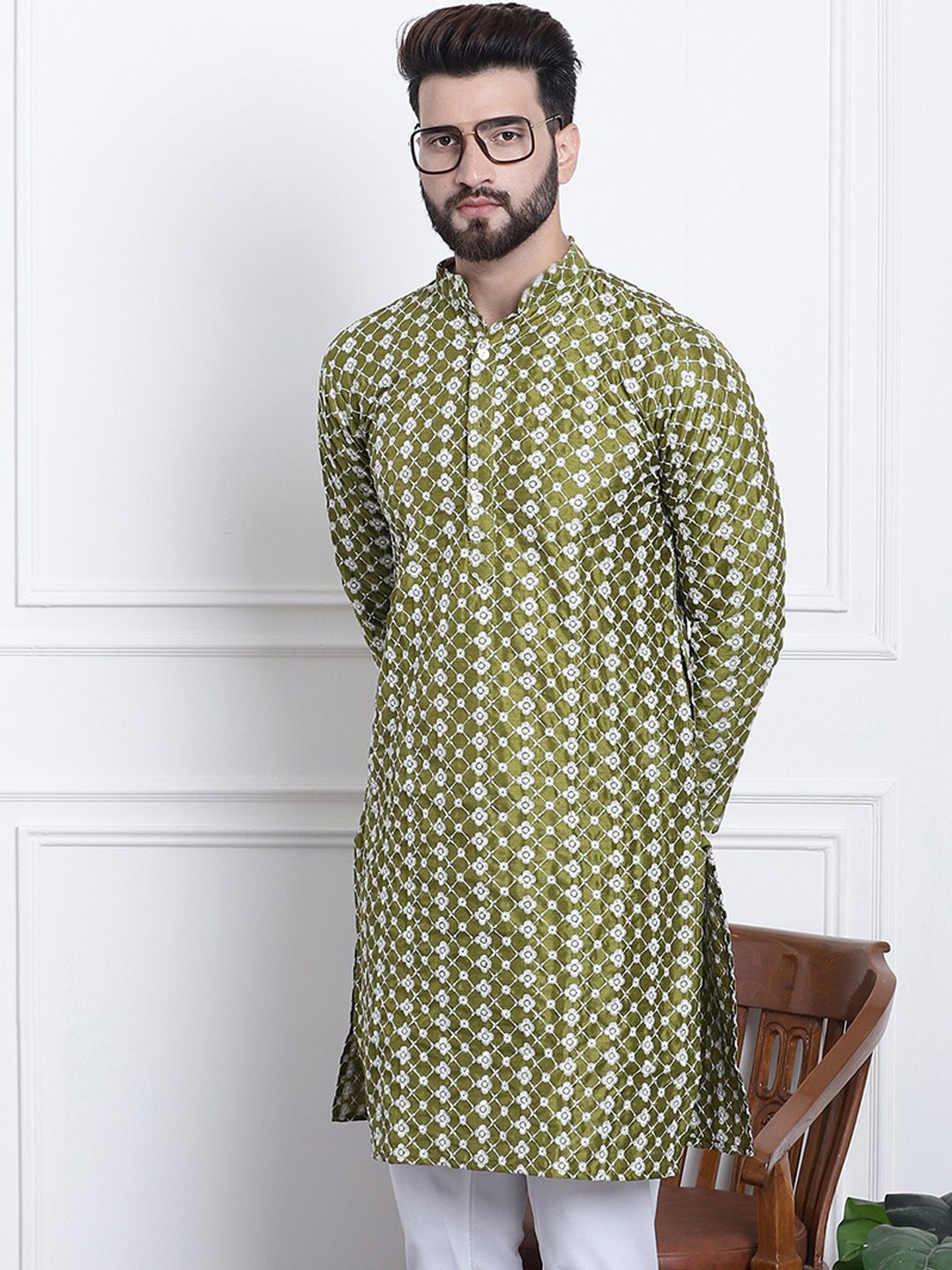SOJANYA Men Green & White Ethnic Motifs Embroidered Kurta