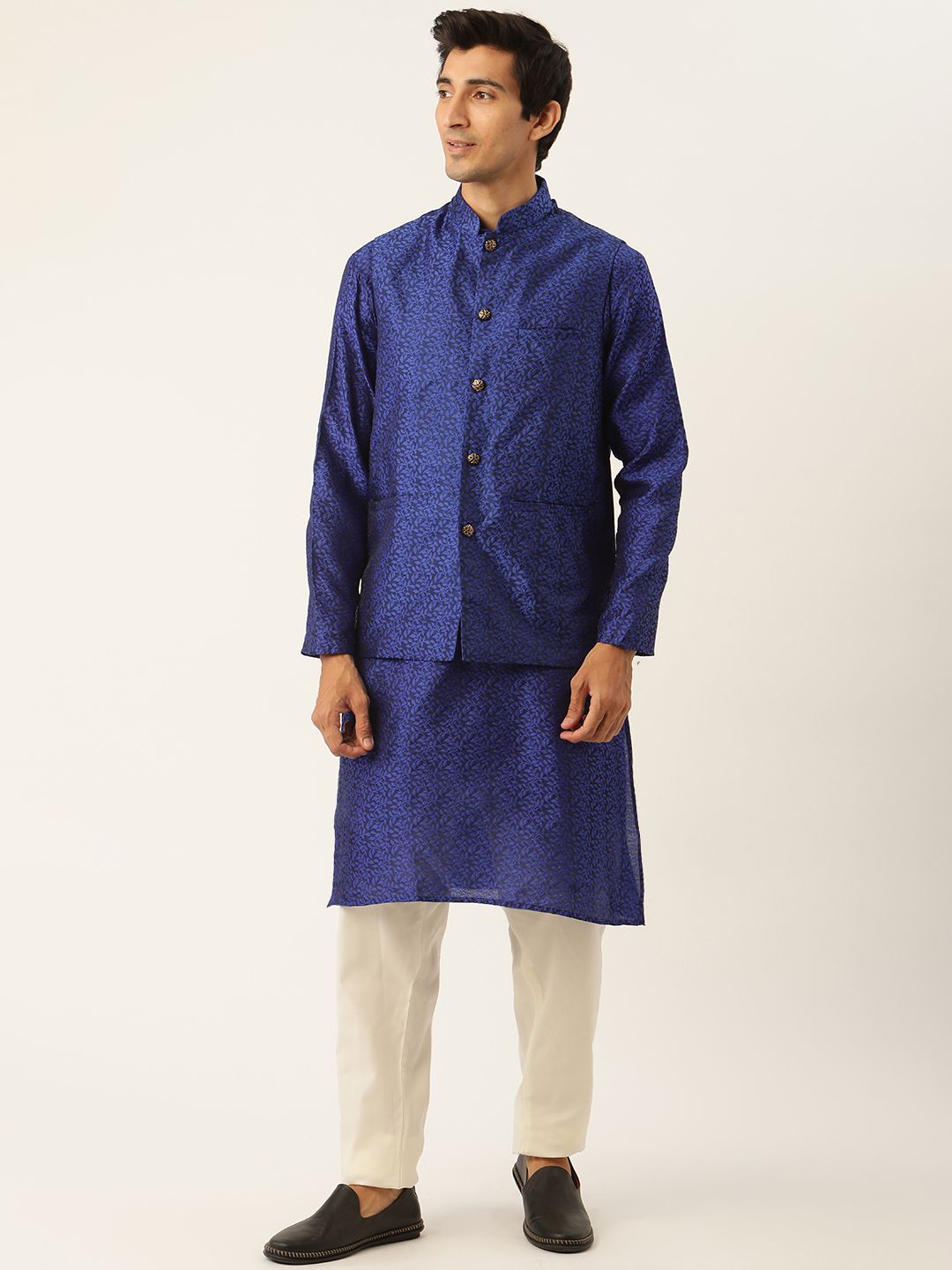SOJANYA Men Blue Floral Kurta with Churidar & Nehru Jacket