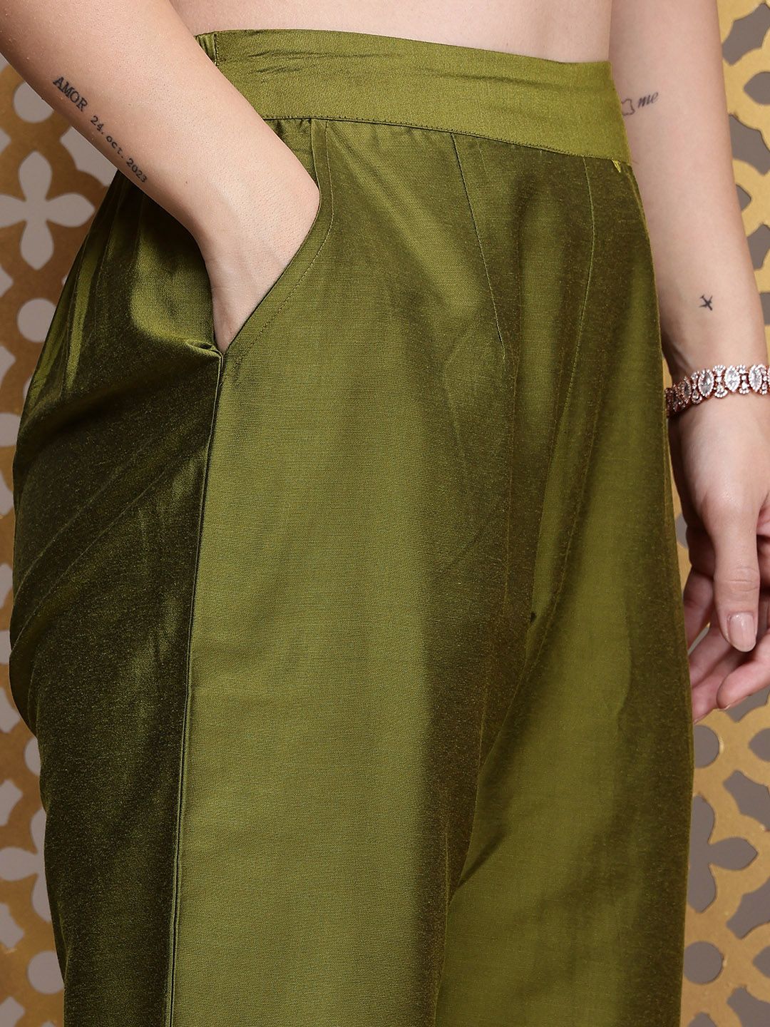 House of Pataudi Ethnic Motifs Embroidered Regular Jashn Kurti With Trousers