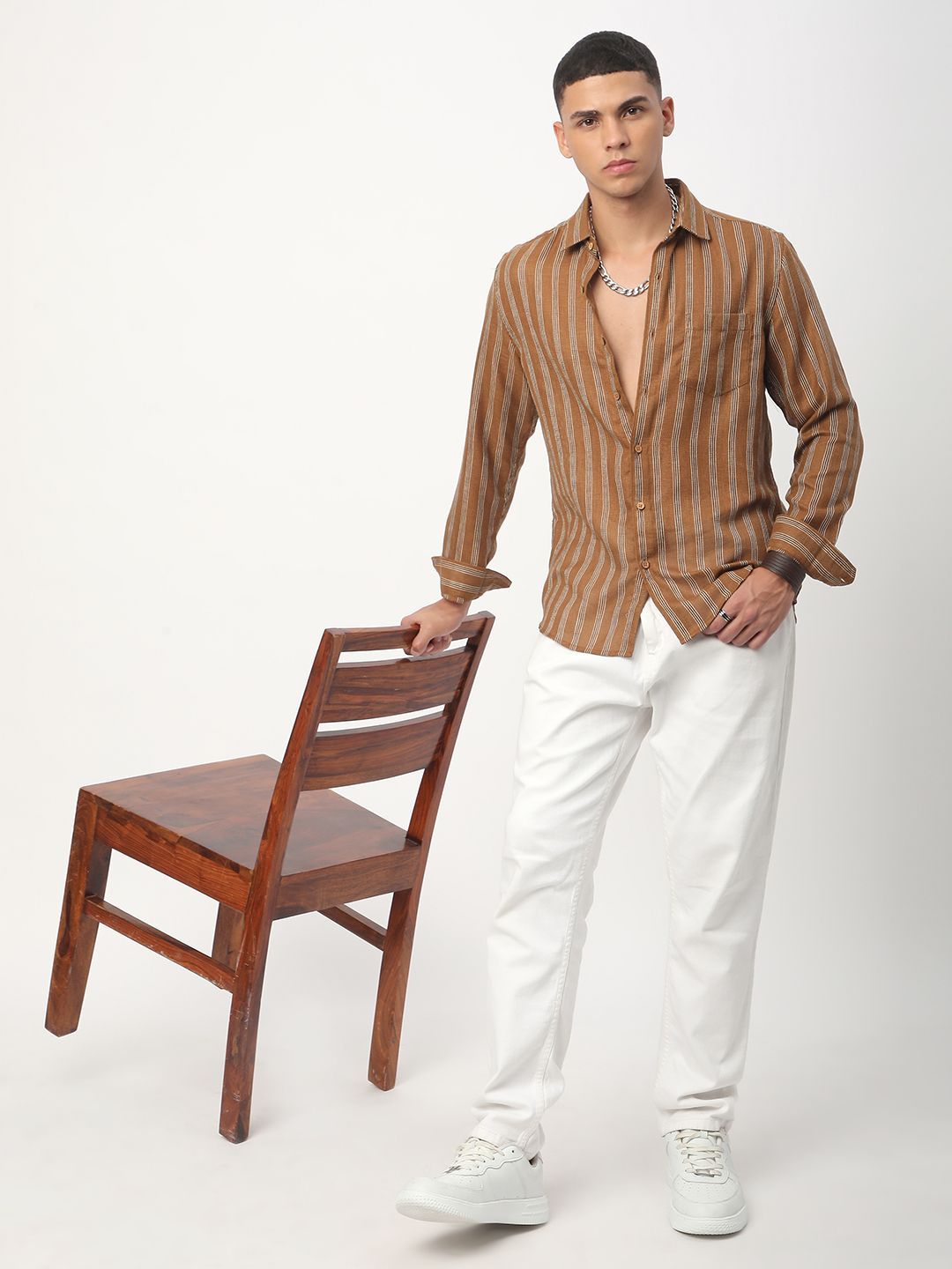 VASTRADO Men Classic Cutaway Collar Vertical Striped Cotton Casual Shirt