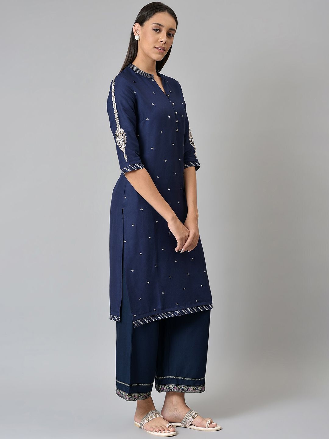 W Women Blue Thread Work Kurta