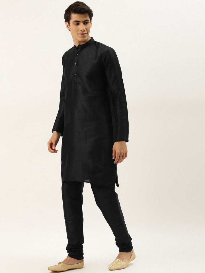 SOJANYA Kurta Solid Berwarna Hitam & Peach Lelaki dengan Churidar & Jaket