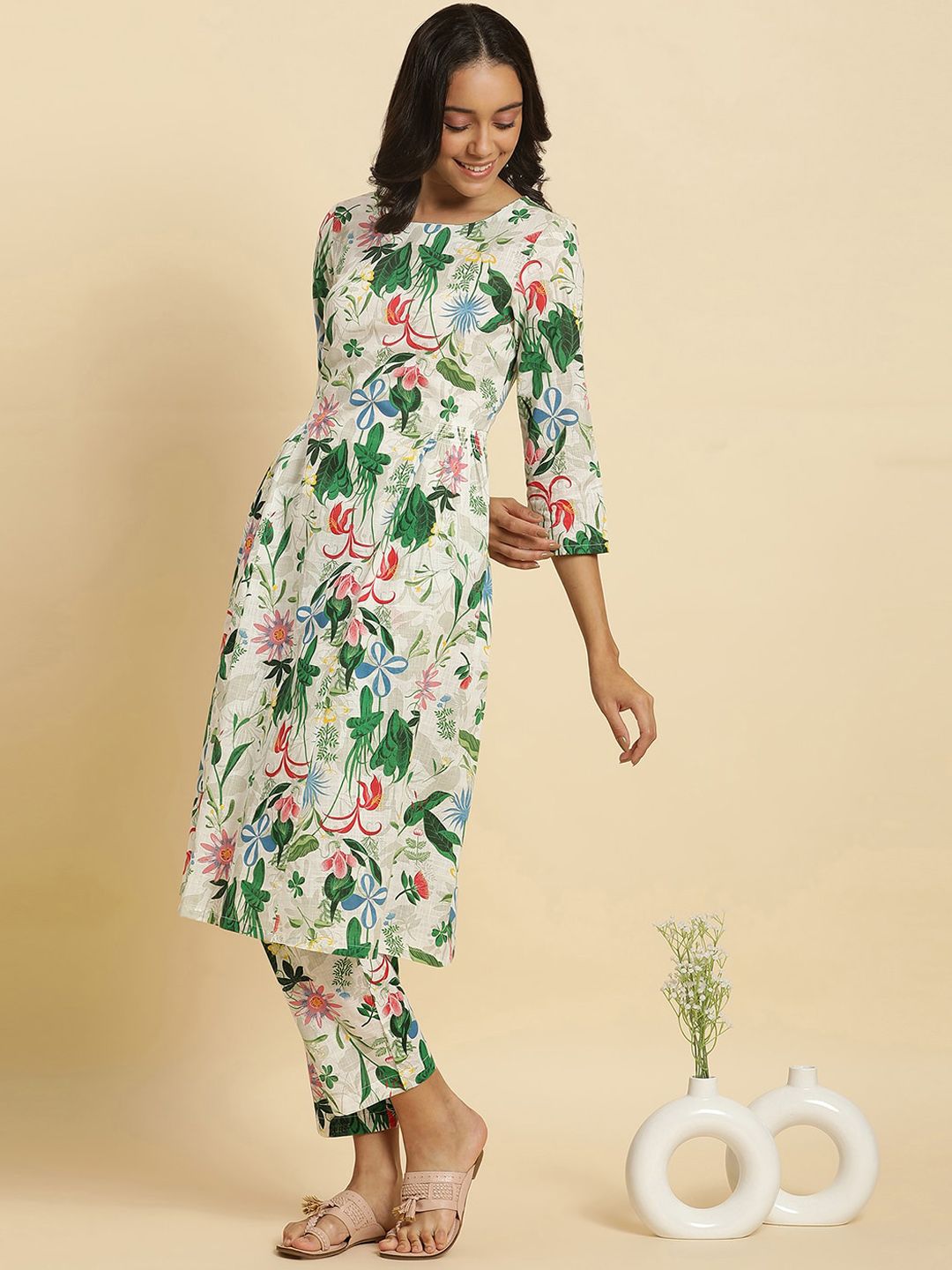 W Floral Printed Regular Pure Cotton Kurta With Trousers