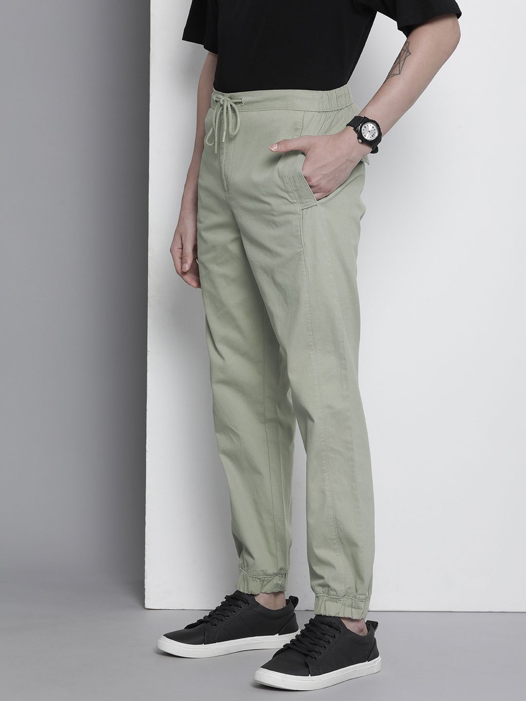 The Indian Garage Co Men Solid Cotton Joggers Trousers