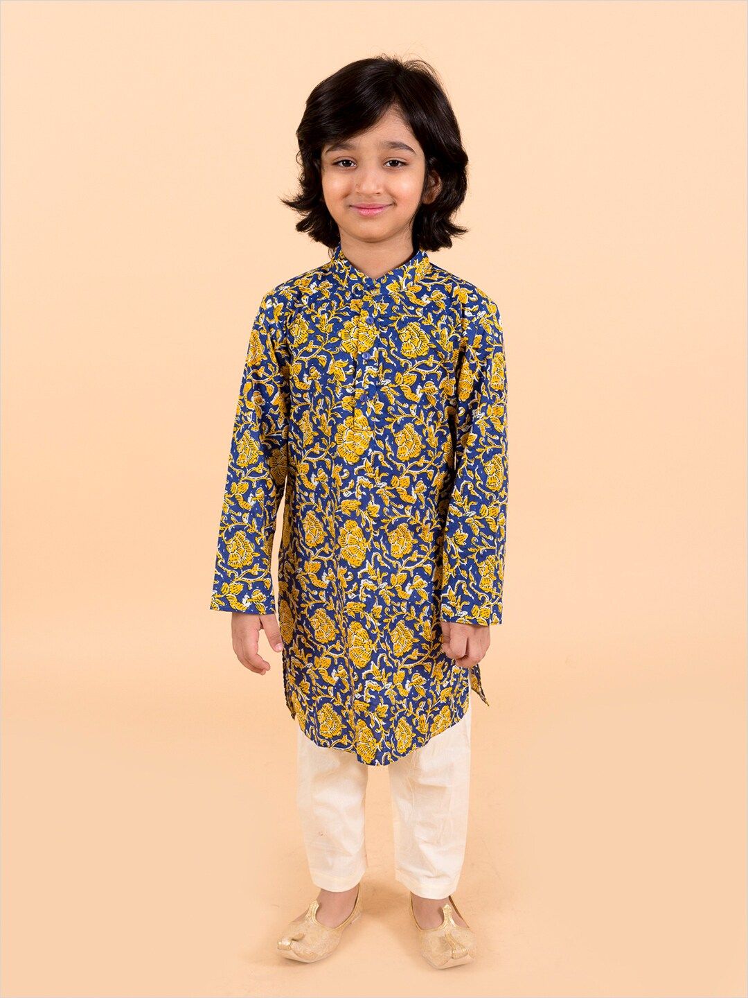 pspeaches Boys Navy Blue Floral Printed Pure Cotton Kurta with Trousers & With Dupatta