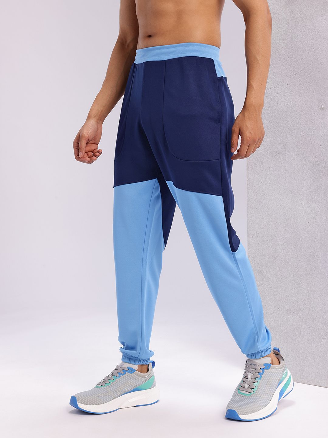 HRX by Hrithik Roshan Men Colourblocked Rapid-Dry Running Joggers