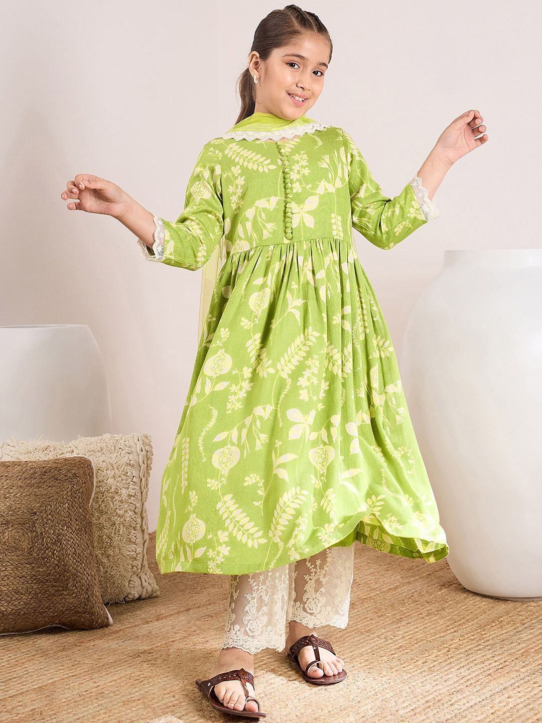 pspeaches Girls Floral Printed Pleated A-Line Kurta with Trousers & Dupatta
