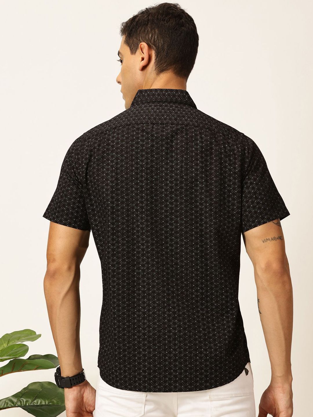 Thomas Scott Men Premium Spread Collar Conversational Printed Cotton Slim Fit Casual Shirt