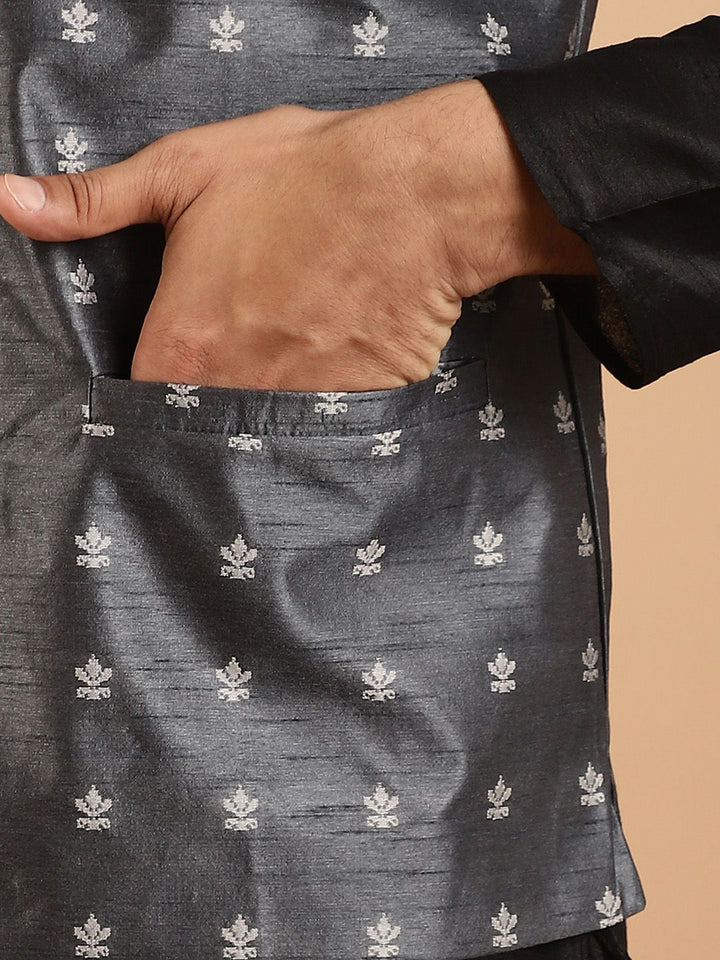 SOJANYA Men Black Solid Kurta with Churidar & Nehru Jacket