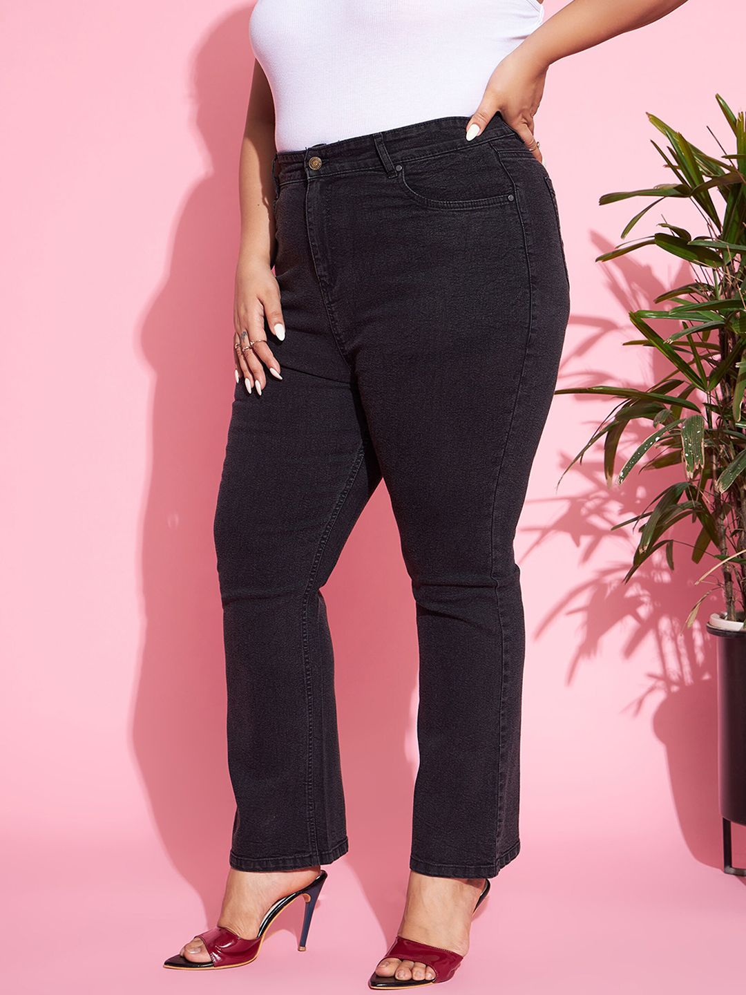 SASSAFRAS Curve Women Plus Size Black Bootcut High-Rise Stretchable Jeans