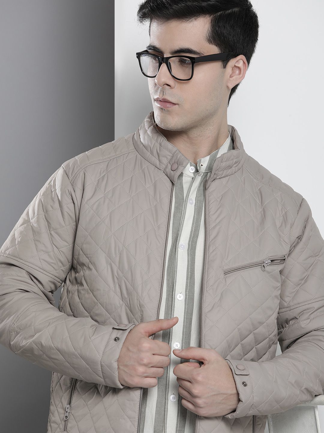 The Indian Garage Co Men Slim Fit Zip-Front Puffer Jacket with Insert Pockets