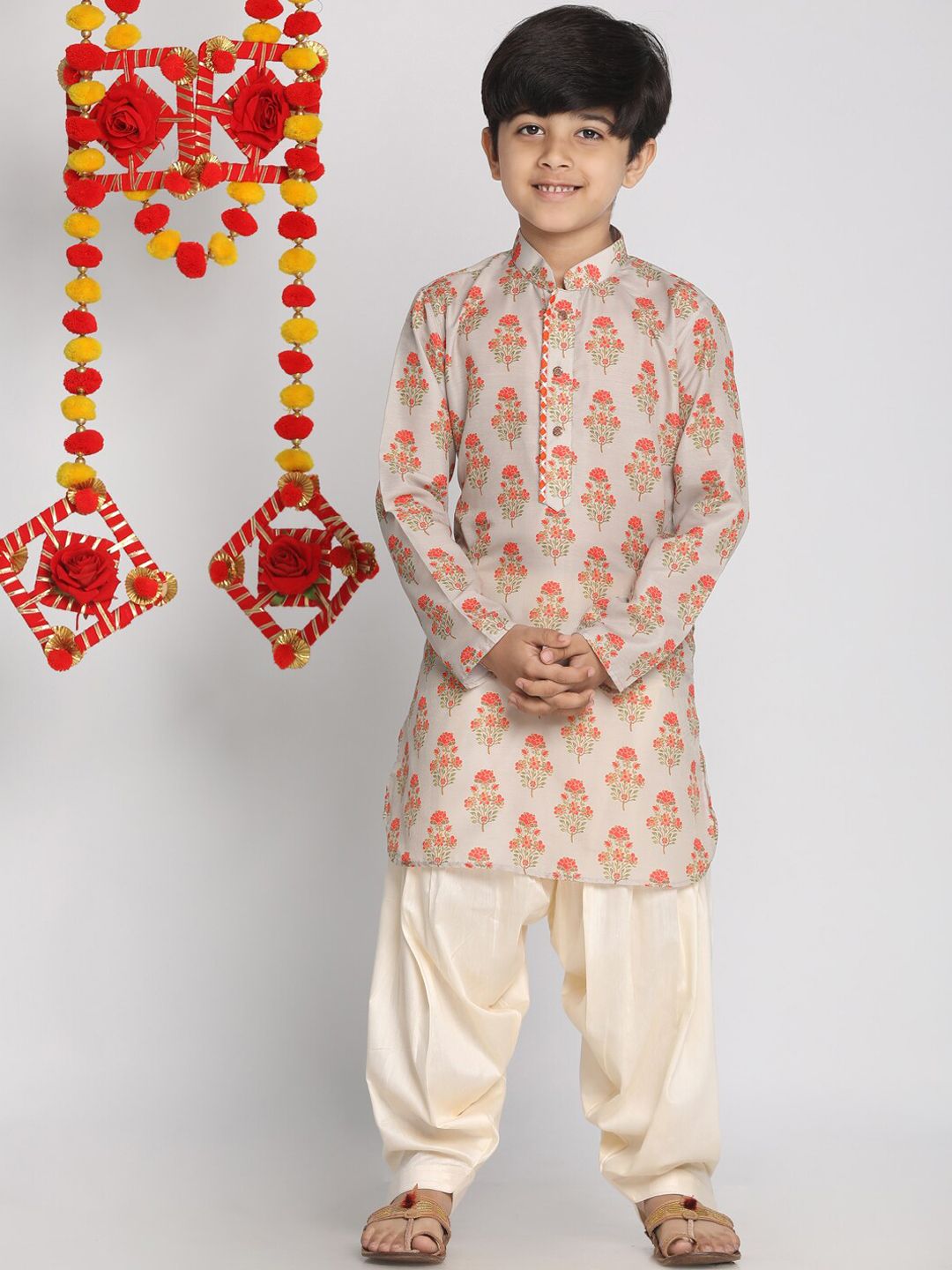 VASTRAMAY Boys Beige & Cream-Coloured Ethnic Motifs Printed Kurta with Salwar