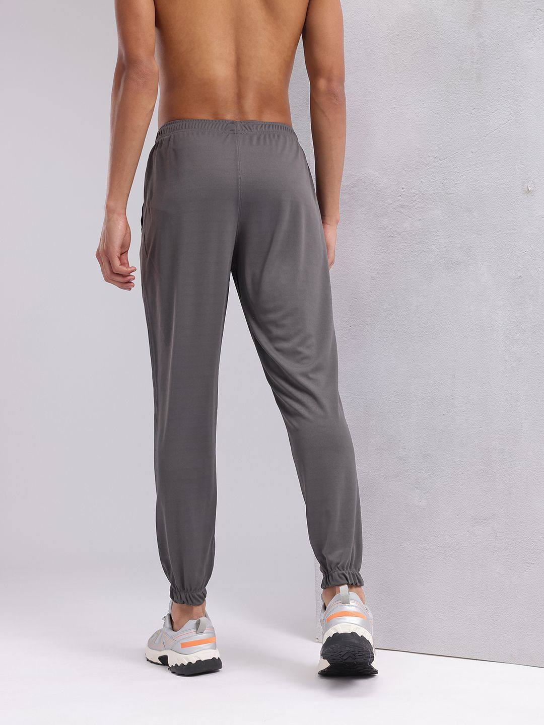 HRX by Hrithik Roshan Men Mid-Rise Brand Logo Detail Rapid-Dry Training Joggers