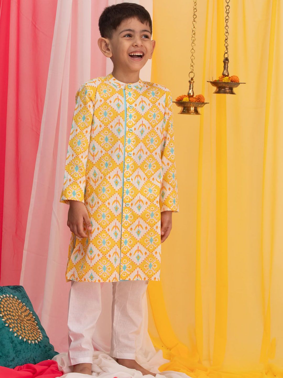 VASTRAMAY Boys Ethnic Motifs Printed Regular Ikat Kurta With Pyjamas