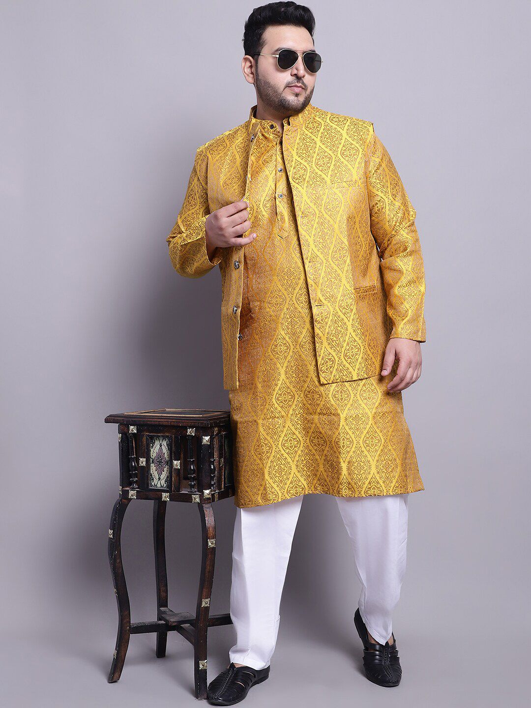 SOJANYA PLUS Motif Etnik Rekaan Tenunan Kurta Kapas Sutera Dengan Piyama & Jaket Nehru