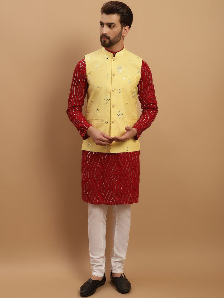 SOJANYA Motif Etnik Bersulam Kurta Kapas Tulen Labuci dengan Jaket Churidar & Nehru