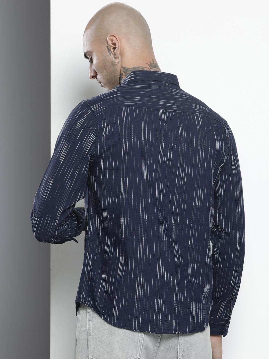 The Indian Garage Co Textured Striped Slim Fit Casual Shirt