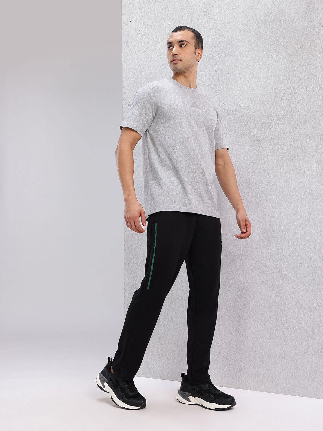 HRX by Hrithik Roshan Men Typography Printed Detail Mid-Rise Lifestyle Track Pants