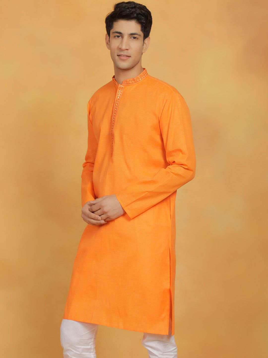 VASTRAMAY Mandarin Collar Thread Work Cotton Straight Kurta