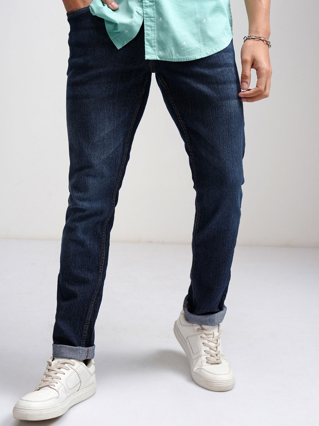 HIGHLANDER Men Blue Slim Fit Mid-Rise Clean Look Stretchable Jeans