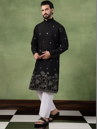 SOJANYA Men Floral Embroidered Kurta