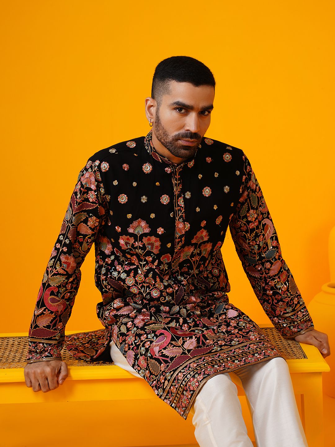 SOJANYA LUXE Kolar Mandarin Sulam Bunga Georgette Kurta Lurus Dengan Seluar