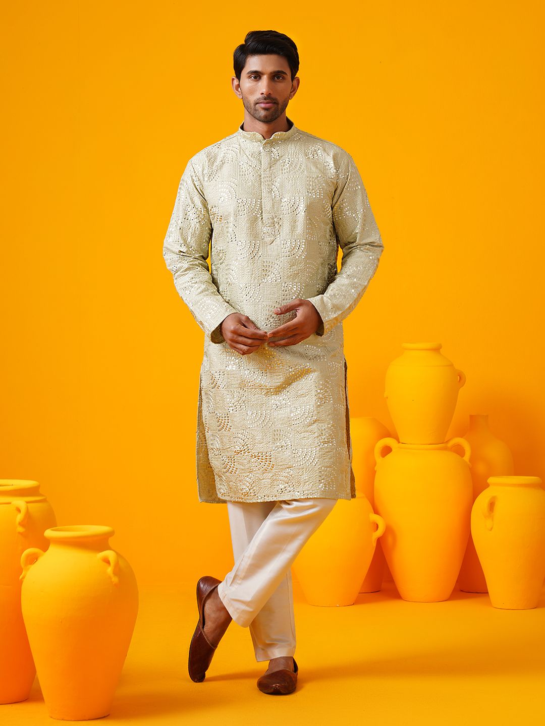 SOJANYA LUXE Bersulam Geometrik Kolar Mandarin Cotton Silk Kurta Lurus Dengan Seluar