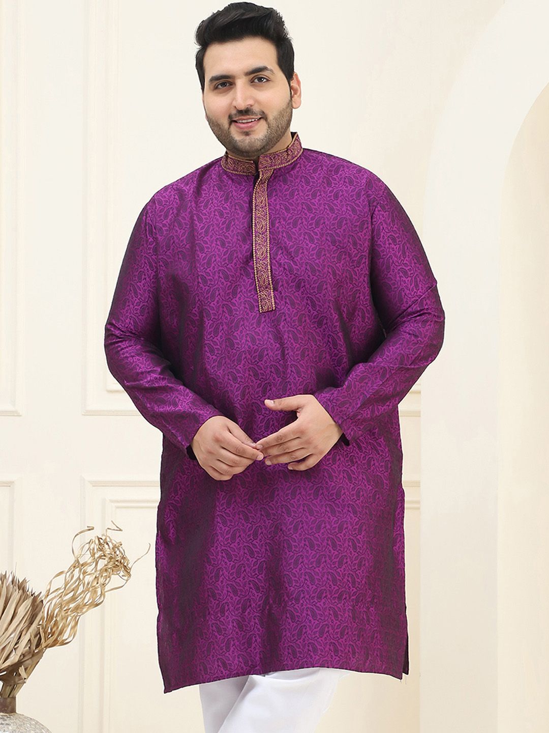 SOJANYA PLUS Ethnic Motifs Embroidered Straight Kurta