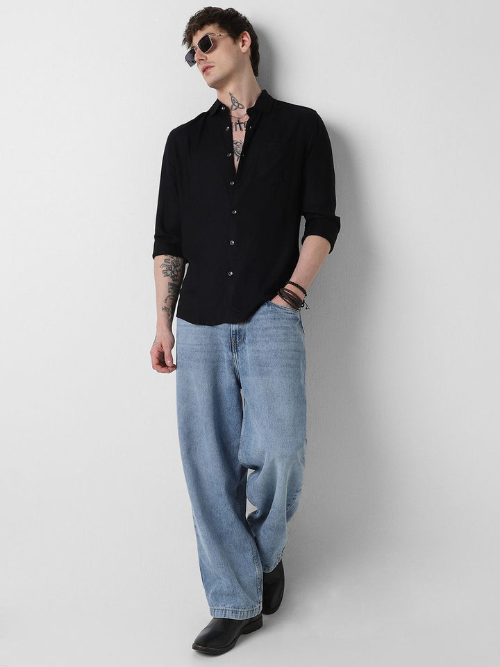 VASTRADO Men Solid Slim Fit Casual Shirt