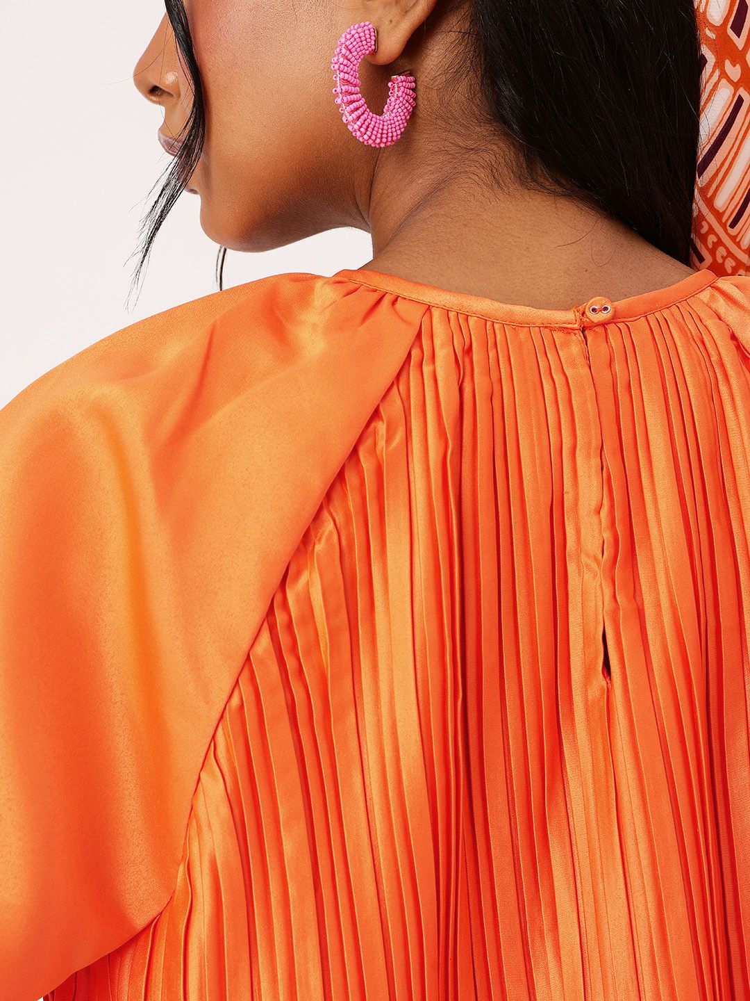 DressBerry Glamorous Accordion Pleats Raglan Top