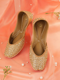 House of Pataudi Women Embellished Ethnic Mojaris