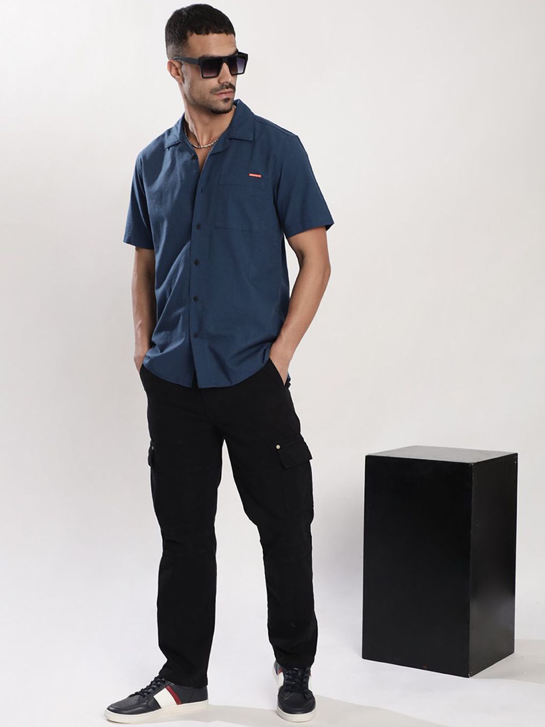 Bene Kleed Men Cargos Relaxed Fit Trousers