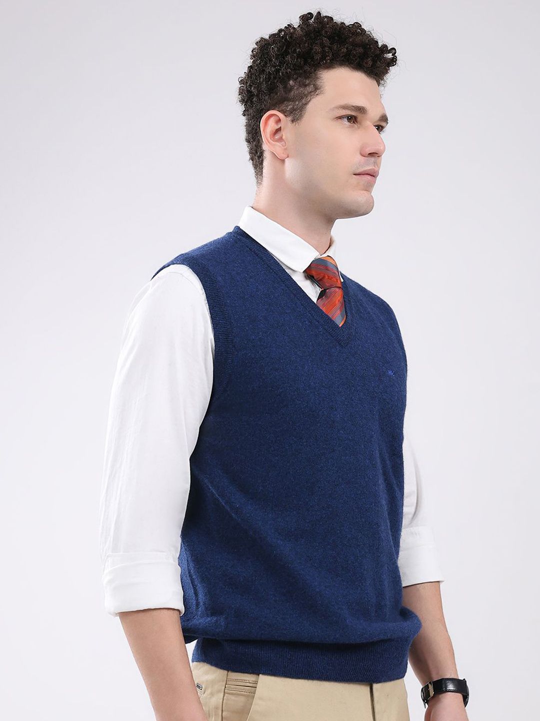Monte Carlo Men Solid V-Neck Ribbed Sweater Vest